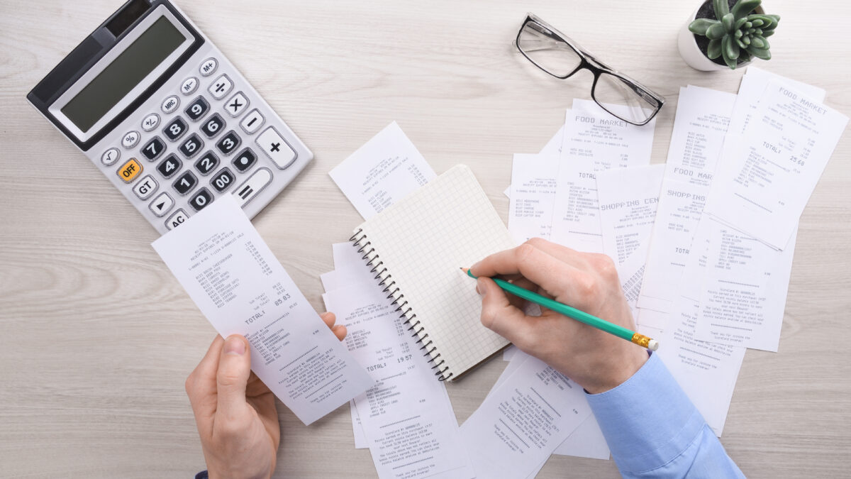 Nota fiscal de devolução: o que é, quem emite e como fazer
